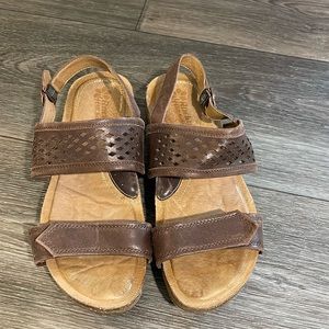 brown leather sandals size 9-9.5 (n50)